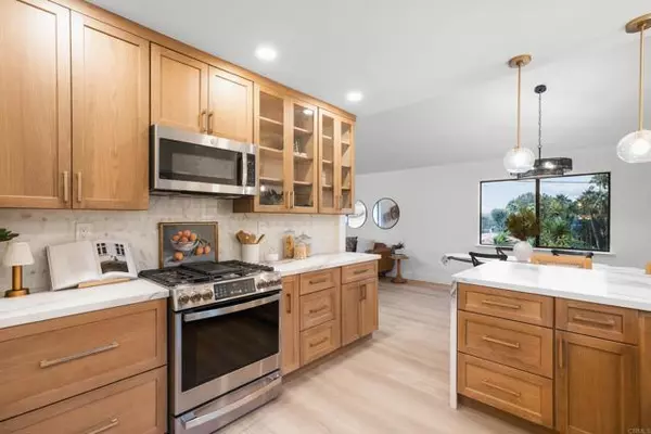Vista, CA 92084,1657 FOOTHILL Drive