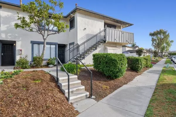 Oceanside, CA 92056,3468 Los Mochis Way