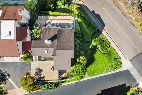 Encinitas, CA 92024,1762 Burgundy Road