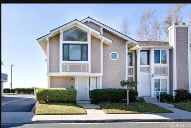 Carlsbad, CA 92011,6853 Carnation Drive