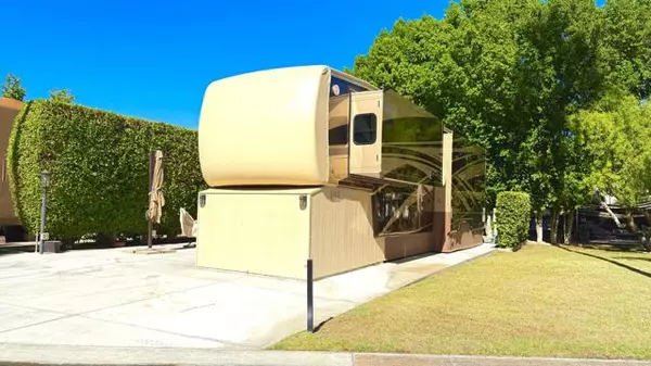 Cathedral City, CA 92234,69411 Ramon Rd #617