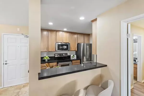 San Diego, CA 92122,7130 Shoreline Drive #1103