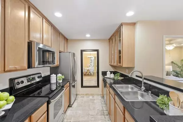 San Diego, CA 92122,7130 Shoreline Drive #1103