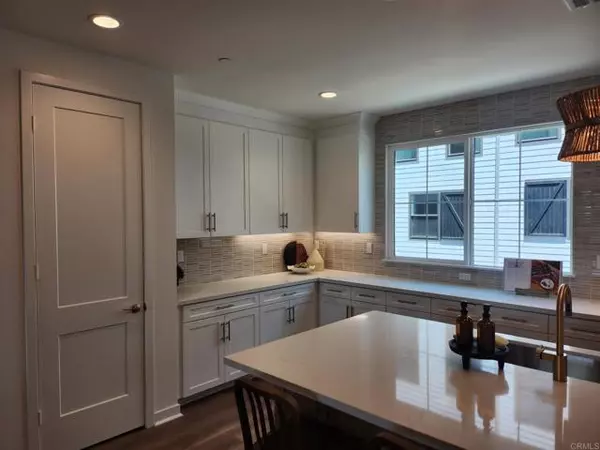 Carlsbad, CA 92008,2555 Elderberry Lane