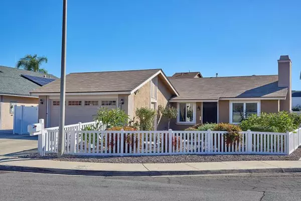 9717 Follett Drive, Santee, CA 92071