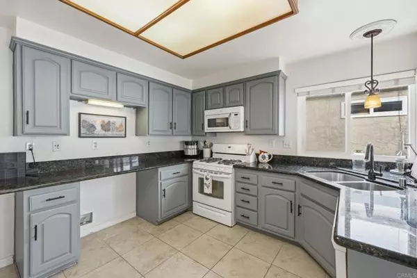 Oceanside, CA 92057,270 Chestnut Way