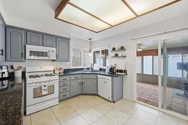 Oceanside, CA 92057,270 Chestnut Way