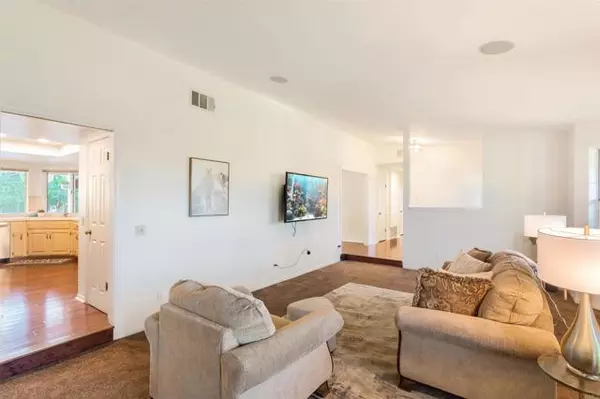 Fallbrook, CA 92028,351 Sheila Lane