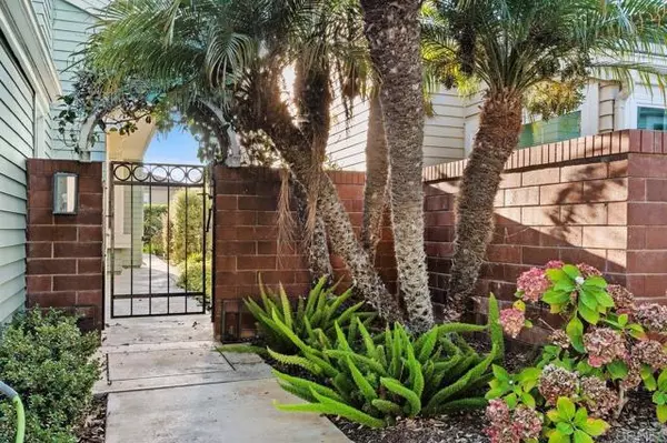 Carlsbad, CA 92011,7013 Lavender Way