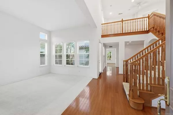 Carlsbad, CA 92009,8010 Calle Pinon