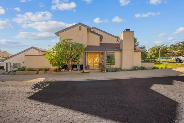 San Marcos, CA 92069,141 Cerco Rosado