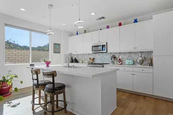 Valley Center, CA 92082,27608 Konyn Court