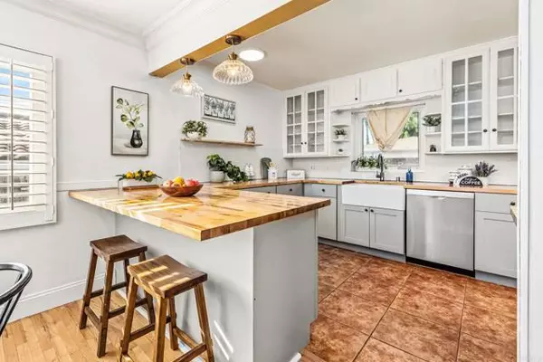 Escondido, CA 92027,1220 Palomar