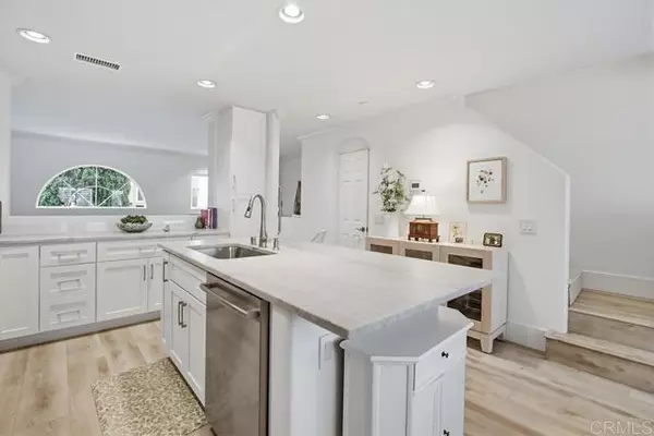 San Diego, CA 92130,3720 Mykonos Lane #155