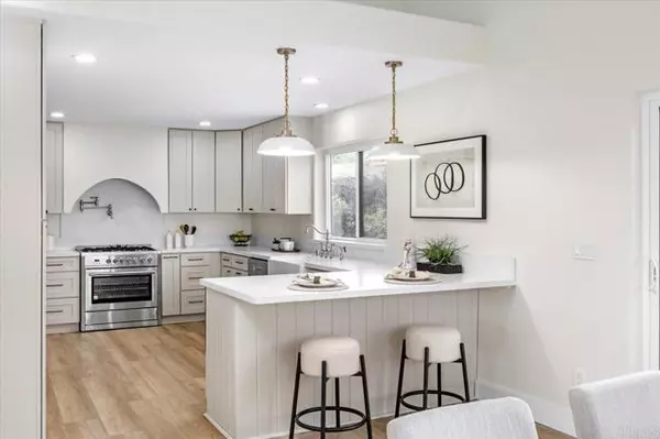 Vista, CA 92084,2918 Fairview Dr