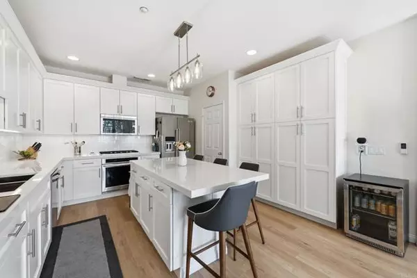 Carlsbad, CA 92011,6325 Alexandri Circle