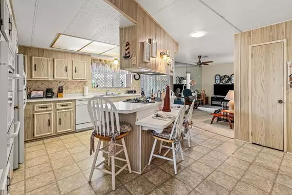 Carlsbad, CA 92011,7140 Santa Rosa Street