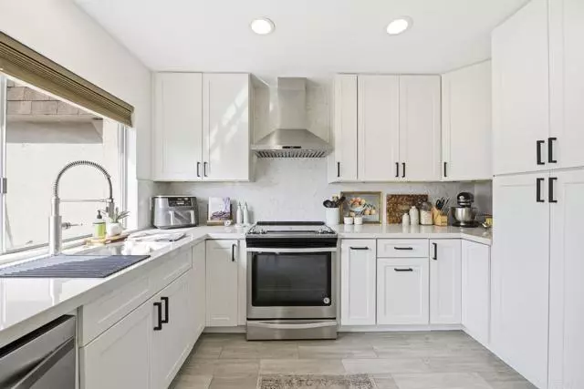 Oceanside, CA 92057,233 Festival Drive