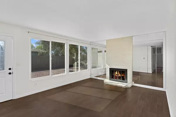 San Diego, CA 92117,5052 Capehart Street