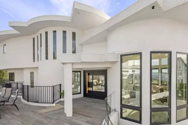 Carlsbad, CA 92009,7215 El Fuerte