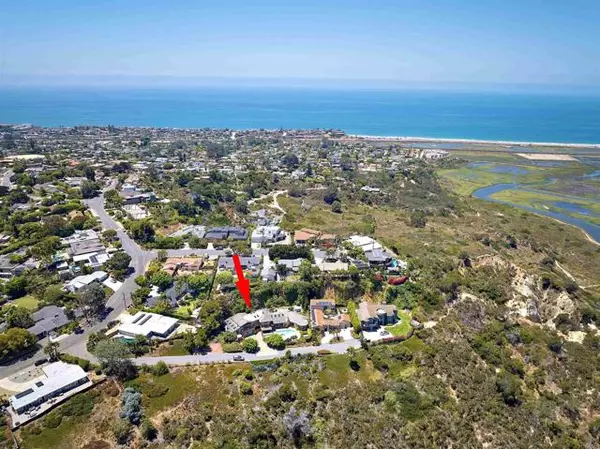 Solana Beach, CA 92075,622 Canyon Dr