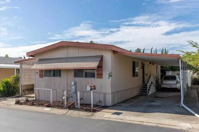 Vista, CA 92084,1010 E Bobier Drive #118