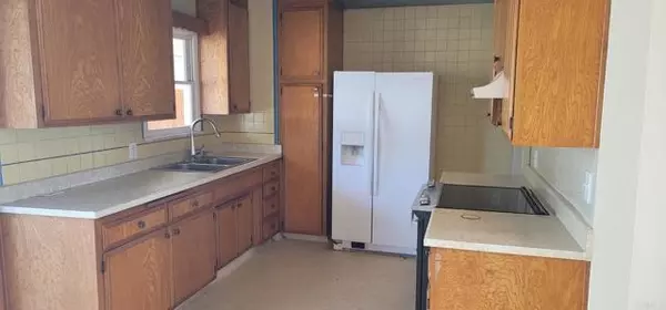 Oceanside, CA 92054,1906 S Broadway