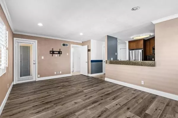 San Diego, CA 92122,7405 Charmant Drive #2214