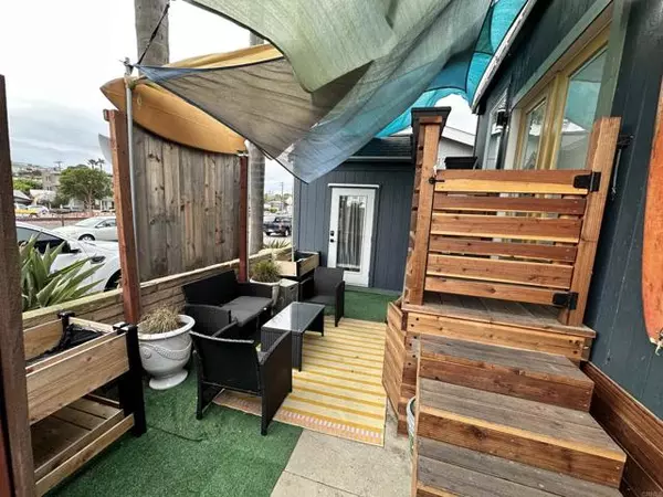 Encinitas, CA 92024,1549 N Vulcan #1