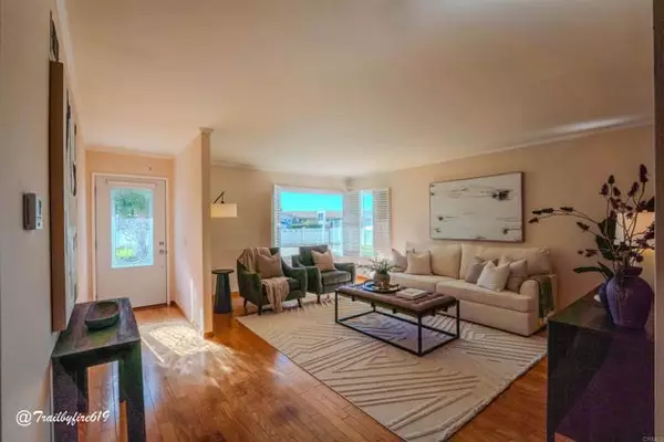 San Diego, CA 92117,3216 Keokuk Court