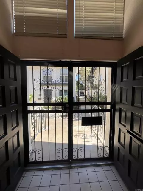 San Diego, CA 92110,4241 Loma Riviera Lane