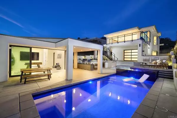 Solana Beach, CA 92075,537 N Granados Avenue