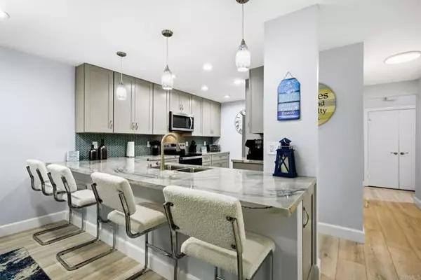 Carlsbad, CA 92008,4021 Layang Layang Circle #A