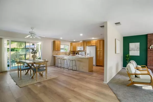 Vista, CA 92084,1227 Dolphin Circle