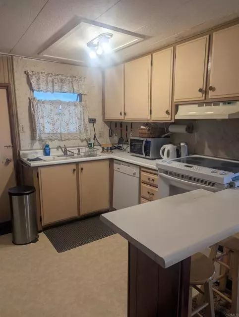 Escondido, CA 92027,2300 E Valley Parkway #187