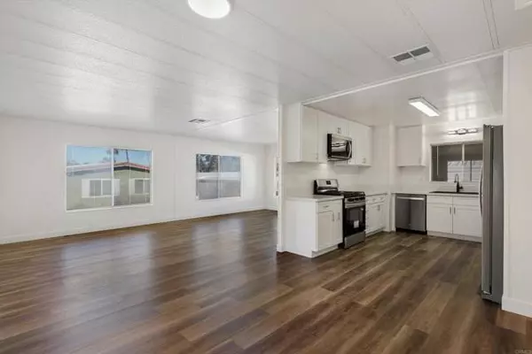 Vista, CA 92081,2130 Sunset Drive #55