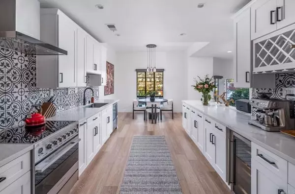 Carlsbad, CA 92009,2630 Pirineos Way #14