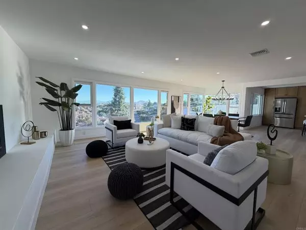 El Cajon, CA 92020,874 Hacienda Drive