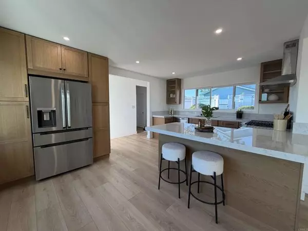 El Cajon, CA 92020,874 Hacienda Drive