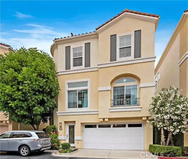 205 Montana Del Lago Drive, Rancho Santa Margarita, CA 92688