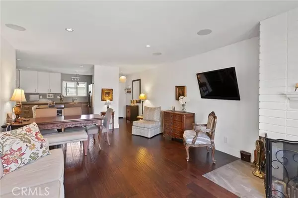 2400 Elden Avenue #32, Costa Mesa, CA 92627