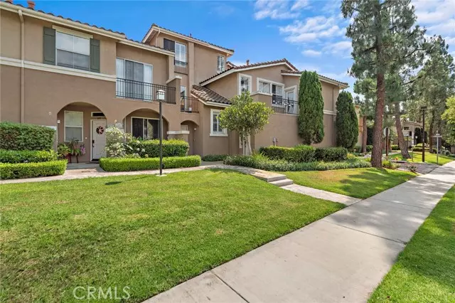 811 Larkridge, Irvine, CA 92618