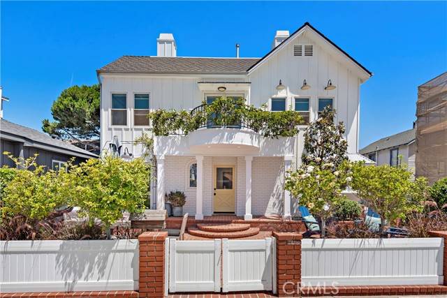 124 E Bay Avenue, Newport Beach, CA 92661