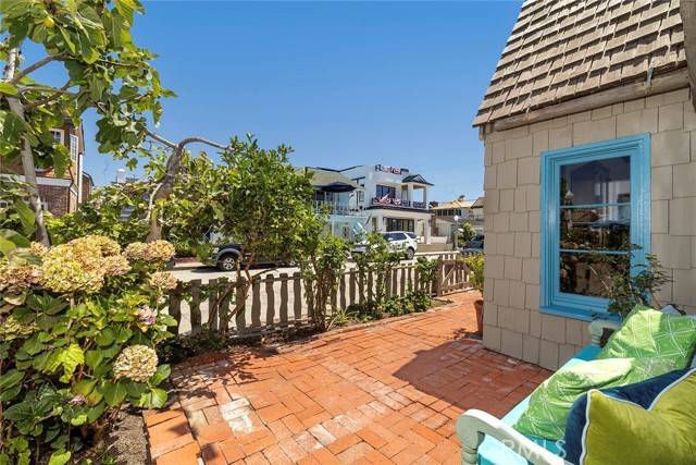 Newport Beach, CA 92662,115 Apolena Avenue