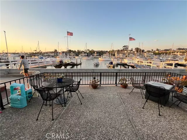 Newport Beach, CA 92662,909 N Bay Front