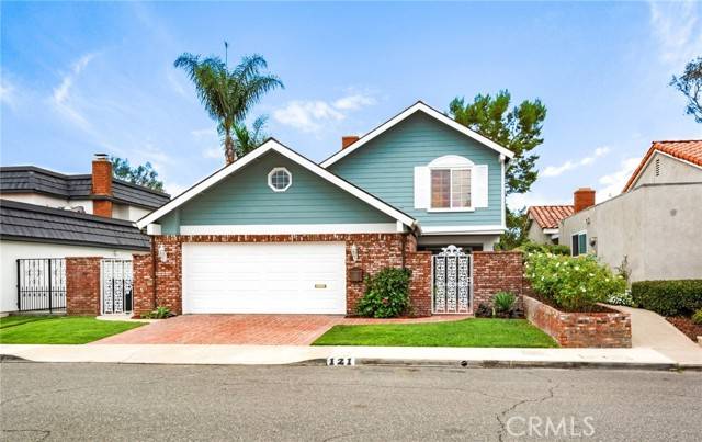 121 The Masters Circle, Costa Mesa, CA 92627