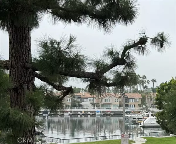 5422 Heron Bay #23, Long Beach, CA 90803