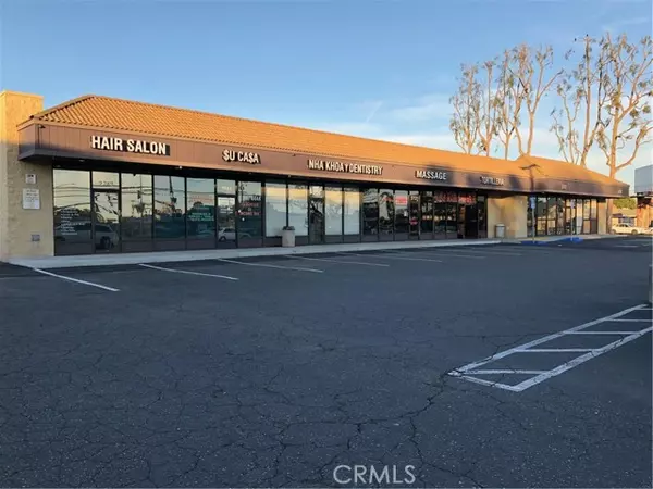 Santa Ana, CA 92704,2733 W Edinger Avenue