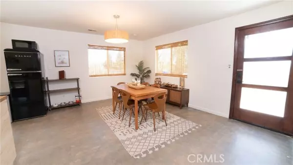 Joshua Tree, CA 92252,4762 Avenida Del Sol