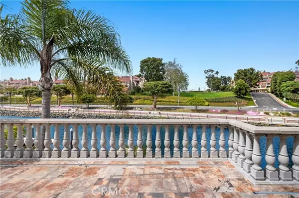 Newport Beach, CA 92660,842 Harbor Island Drive